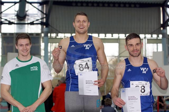 Siegerehrung 60 Meter, mit dem Gewinner Michael Pohl (Mitte) und Florian Daum (rechts)