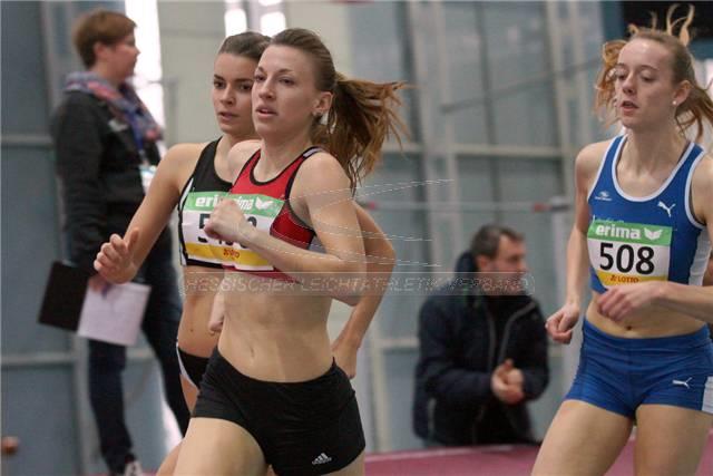 53_800 m mit Lorena Keil, Leah Simon und Maike Nehrig (v. l.)_Heller.JPG